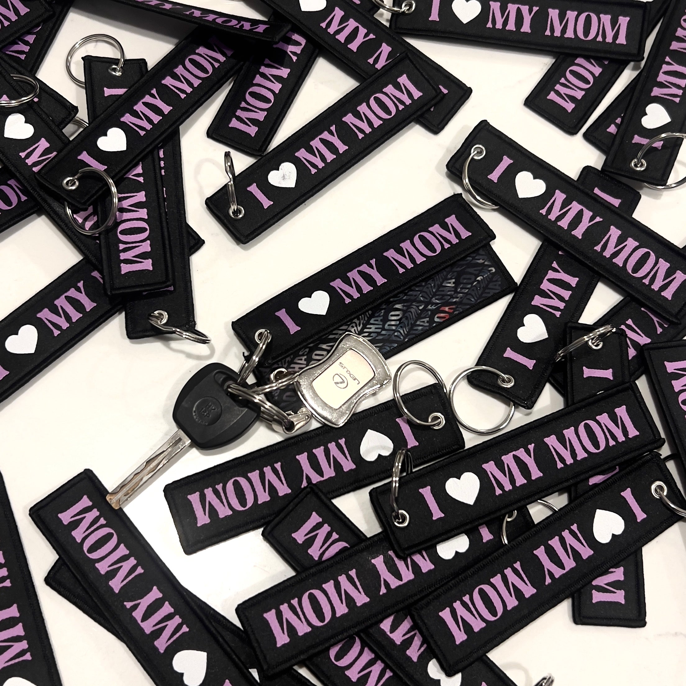 I ❤️ MY MOM KEYCHAIN