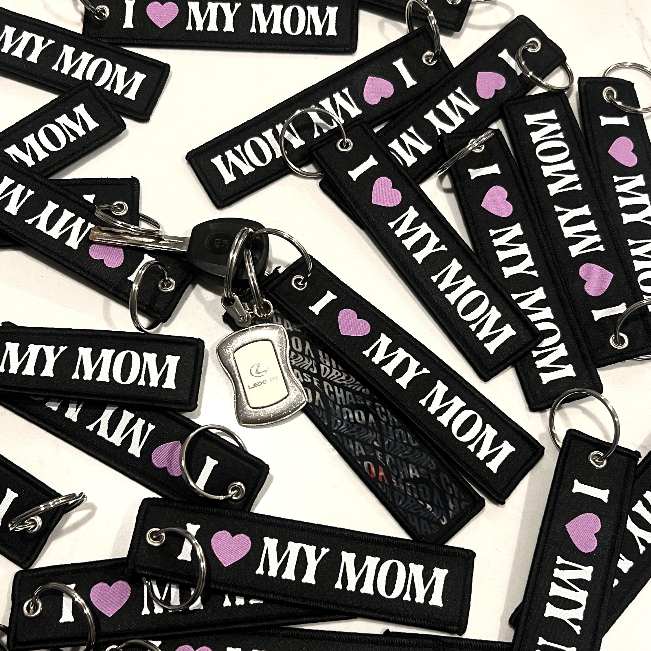 I ❤️ MY MOM KEYCHAIN
